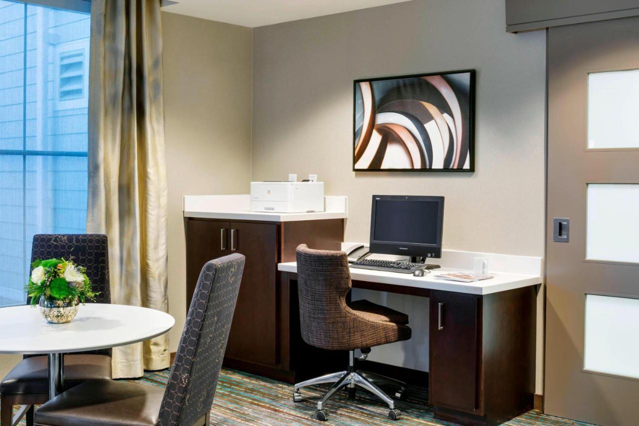 By Marriott Brunswick Area Bath