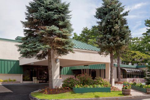 By Marriott Brunswick Area 3*