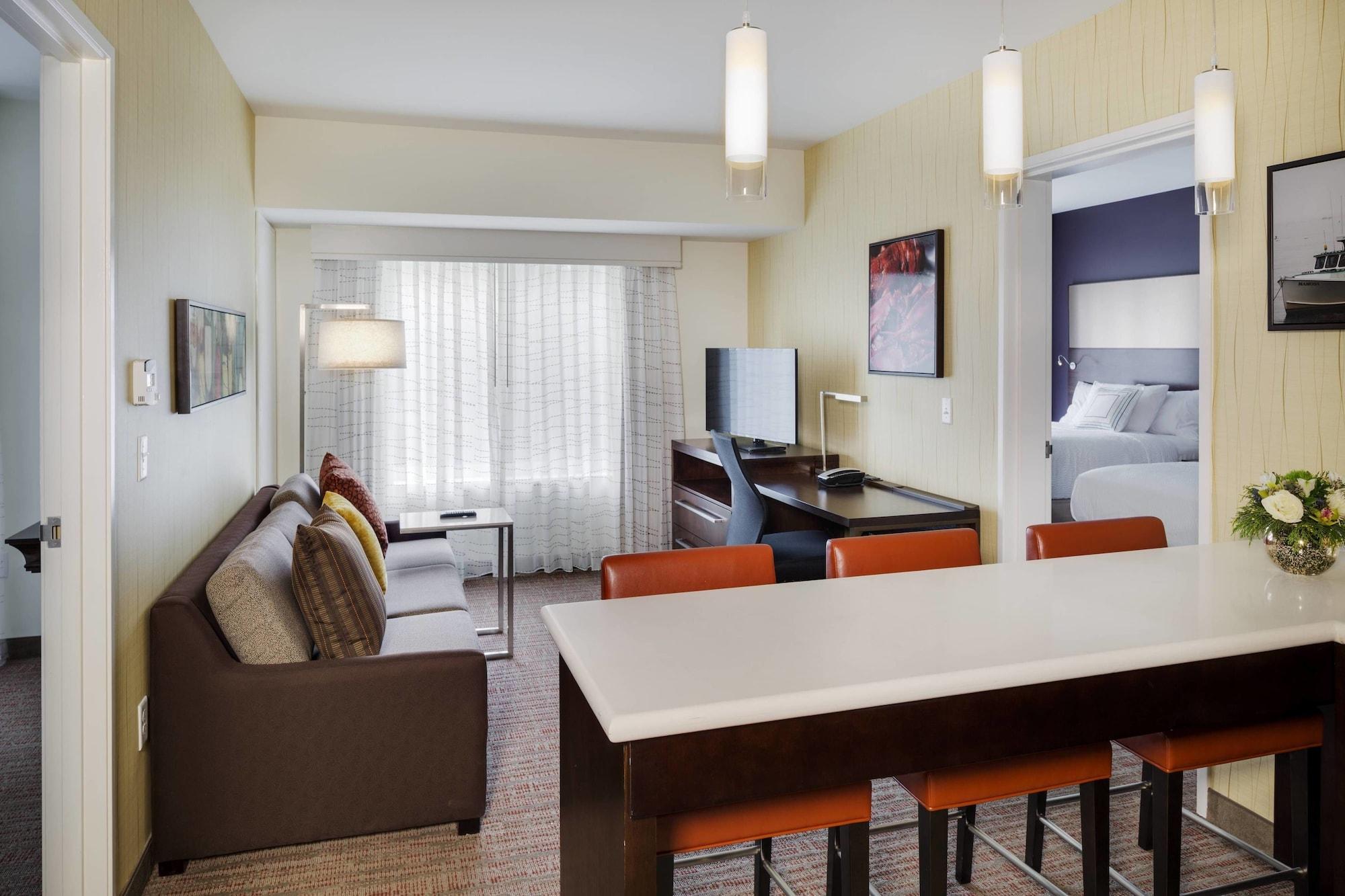 Hotel By Marriott Brunswick Area Bath