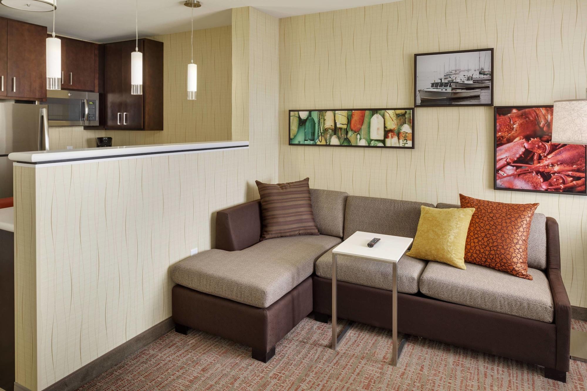 Hotel By Marriott Brunswick Area 3*
